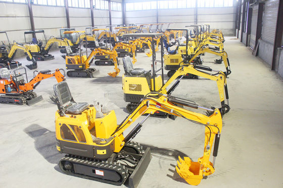 1800 kg Peso della macchina HUAQI Mini Digger Crawler Excavator con cilindro idraulico Eaton