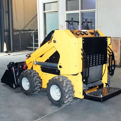 Caricatore a trasloco originale a movimento diretto di tipo Skid Steer con peso di esercizio di 375 kg
