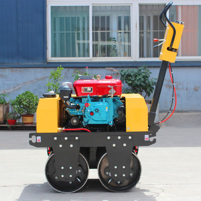 0.5 tonnellate Mini Roller a mano compatto con velocità di marcia 0-4 km/h e pompa idraulica Danfoss