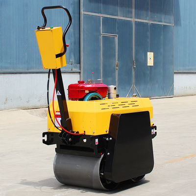 0.5 tonnellate Mini Roller a mano compatto con velocità di marcia 0-4 km/h e pompa idraulica Danfoss
