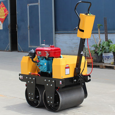0.5 tonnellate Mini Roller a mano compatto con velocità di marcia 0-4 km/h e pompa idraulica Danfoss