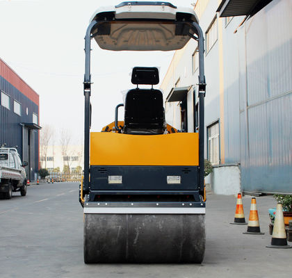 Compattatore a rulli vibratori da 3 tonnellate con motore Kubota