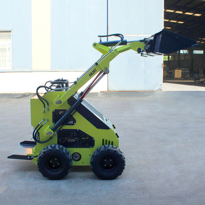 Requisito del cliente Skid Steer Loader Collocate secchi e forchette per momento di carico elevato