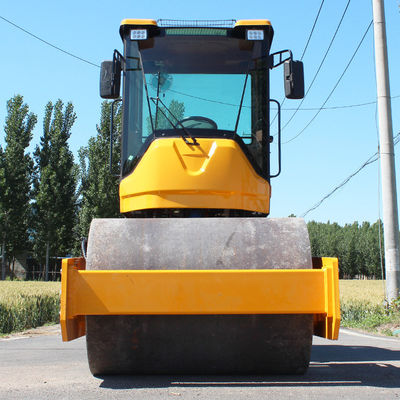 80KN Disco di forza eccitante Air Cap Oil Brake Road Roller per ingegneria edile