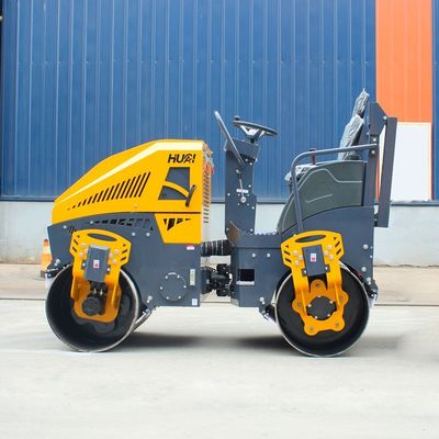 2 tonnellate di rullo stradale vibrante con potenza del motore di 11,5 kW Compattatore a doppio tamburo idraulico